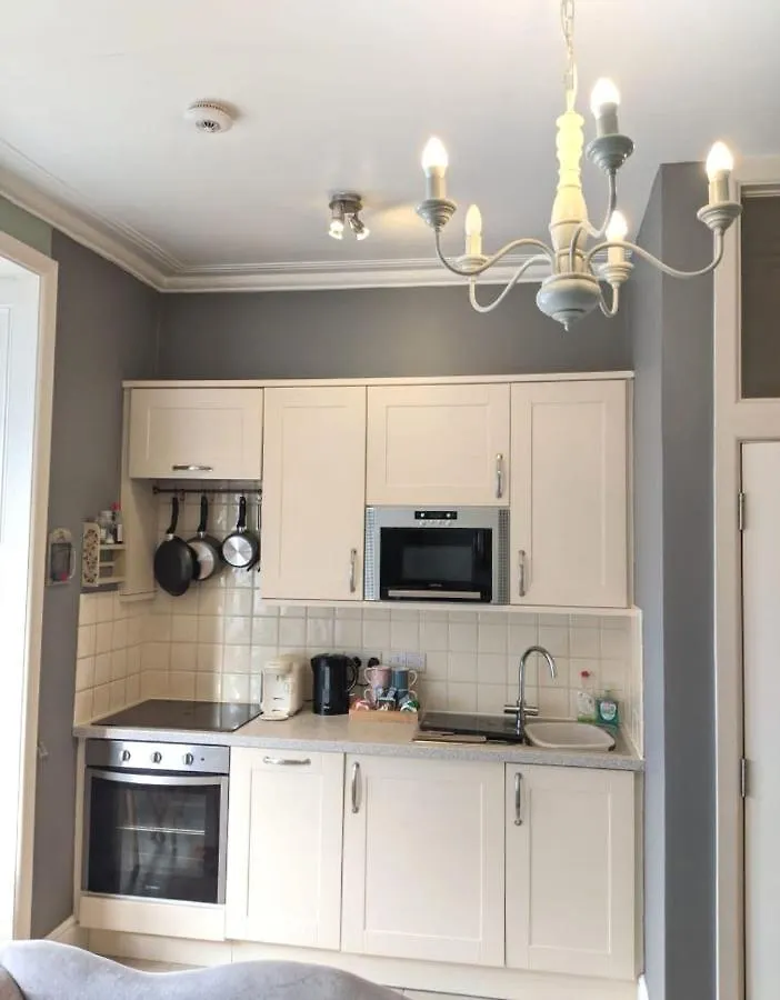 Beautiful One Bedroom Apartment With Parking Exeter
