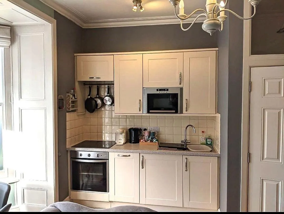 Beautiful One Bedroom Apartment With Parking Exeter