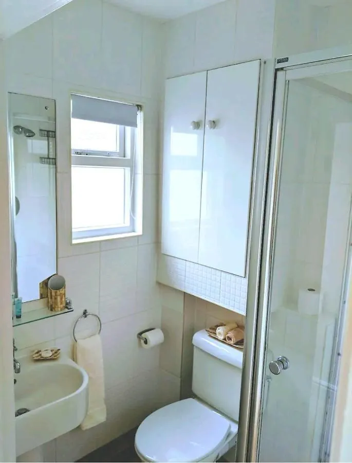Beautiful One Bedroom Apartment With Parking Exeter